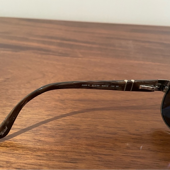 Persol aviator style polarized sunglasses - Picture 6 of 8